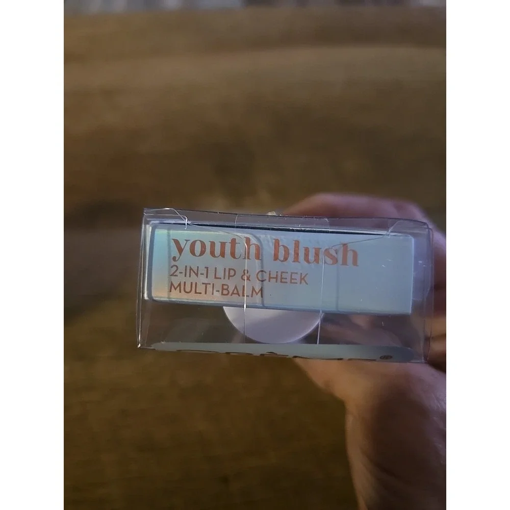 The Creme Shop Youth Blush 2-in-1 Lip & Cheek Multi-Balm Universal Pink MTB9190